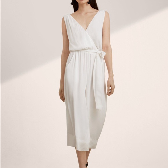 Aritzia Babaton Maximillian Jumpsuit in White - Picture 1 of 6